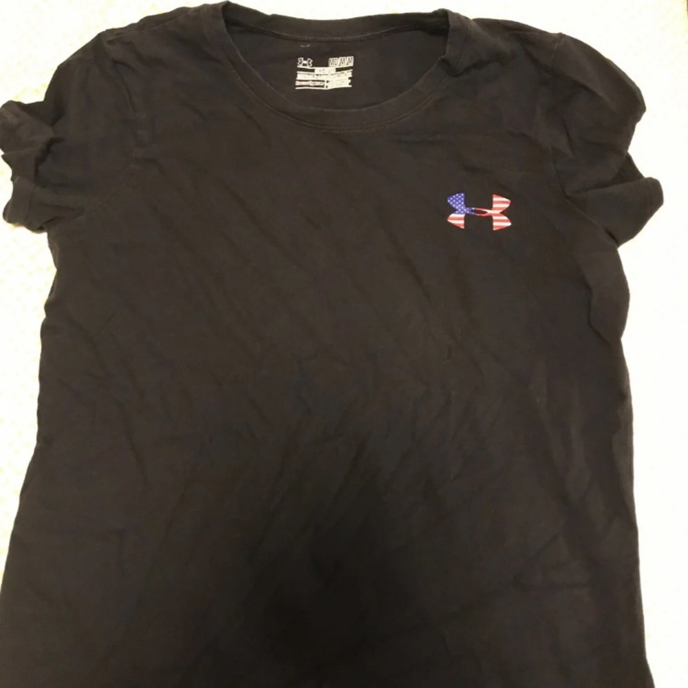 🇺🇸 UNDER ARMOUR TEE 🇺🇸